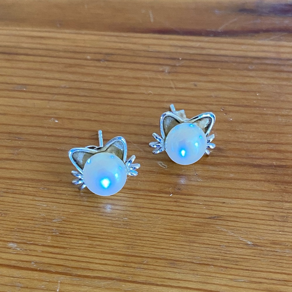 925 Silver Cat Ear Stud Earrings with fresh water pearls.